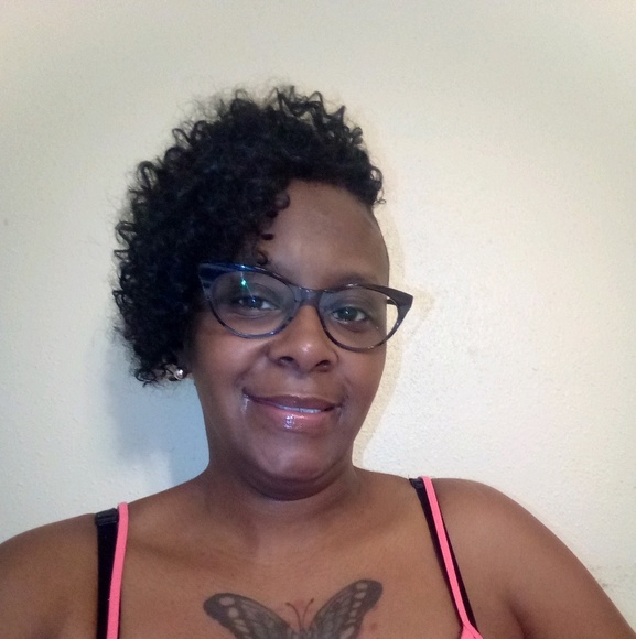 Meet your Posher, Lynn - Picture 1 of 1